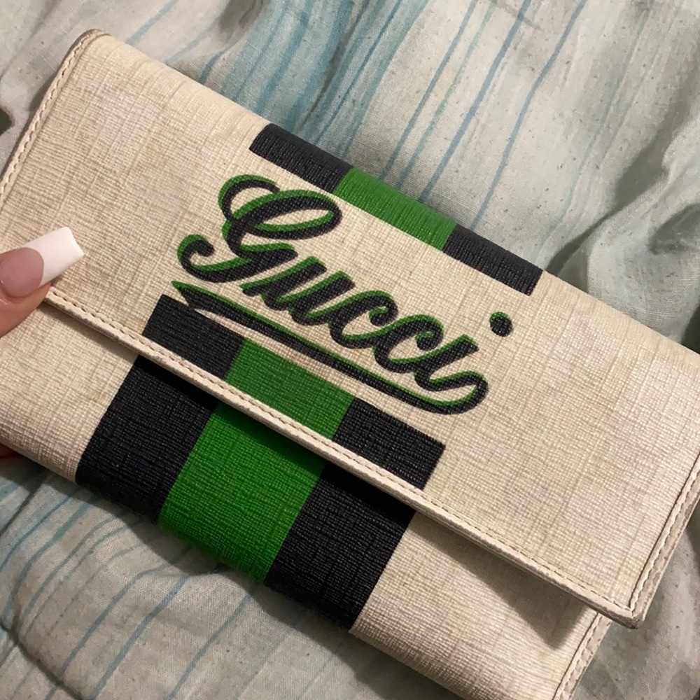 Authentic RARE Vintage Gucci wallet